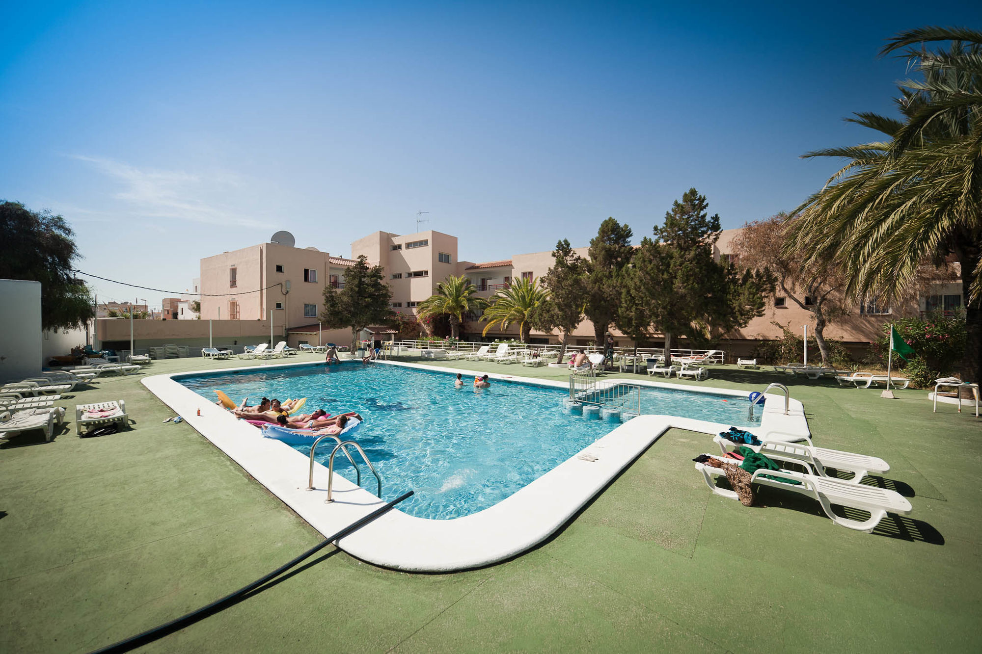 Apartamentos Sol Bay Ibiza Exterior foto
