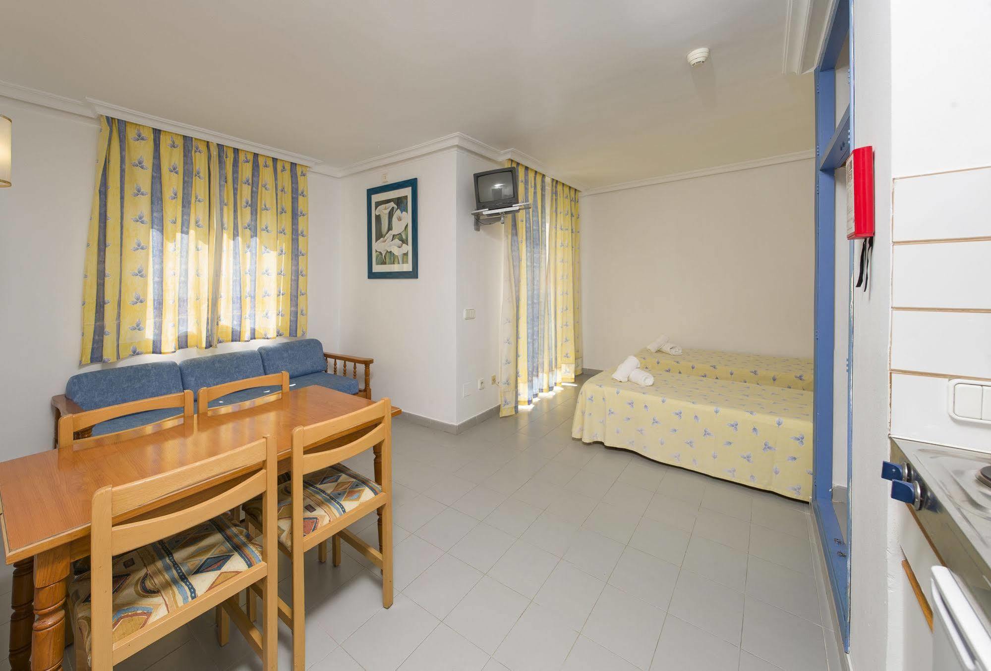 Apartamentos Sol Bay Ibiza Exterior foto
