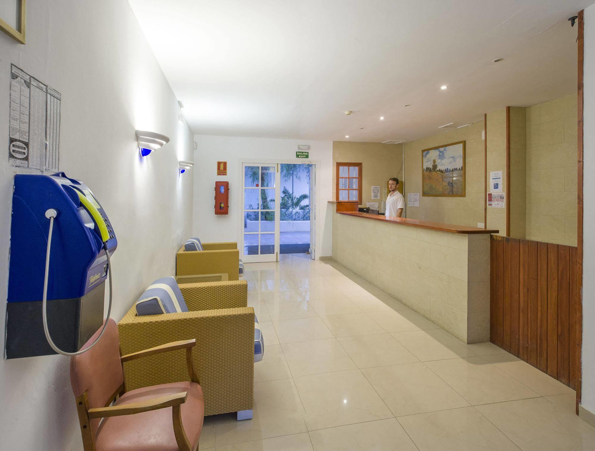 Apartamentos Sol Bay Ibiza Exterior foto